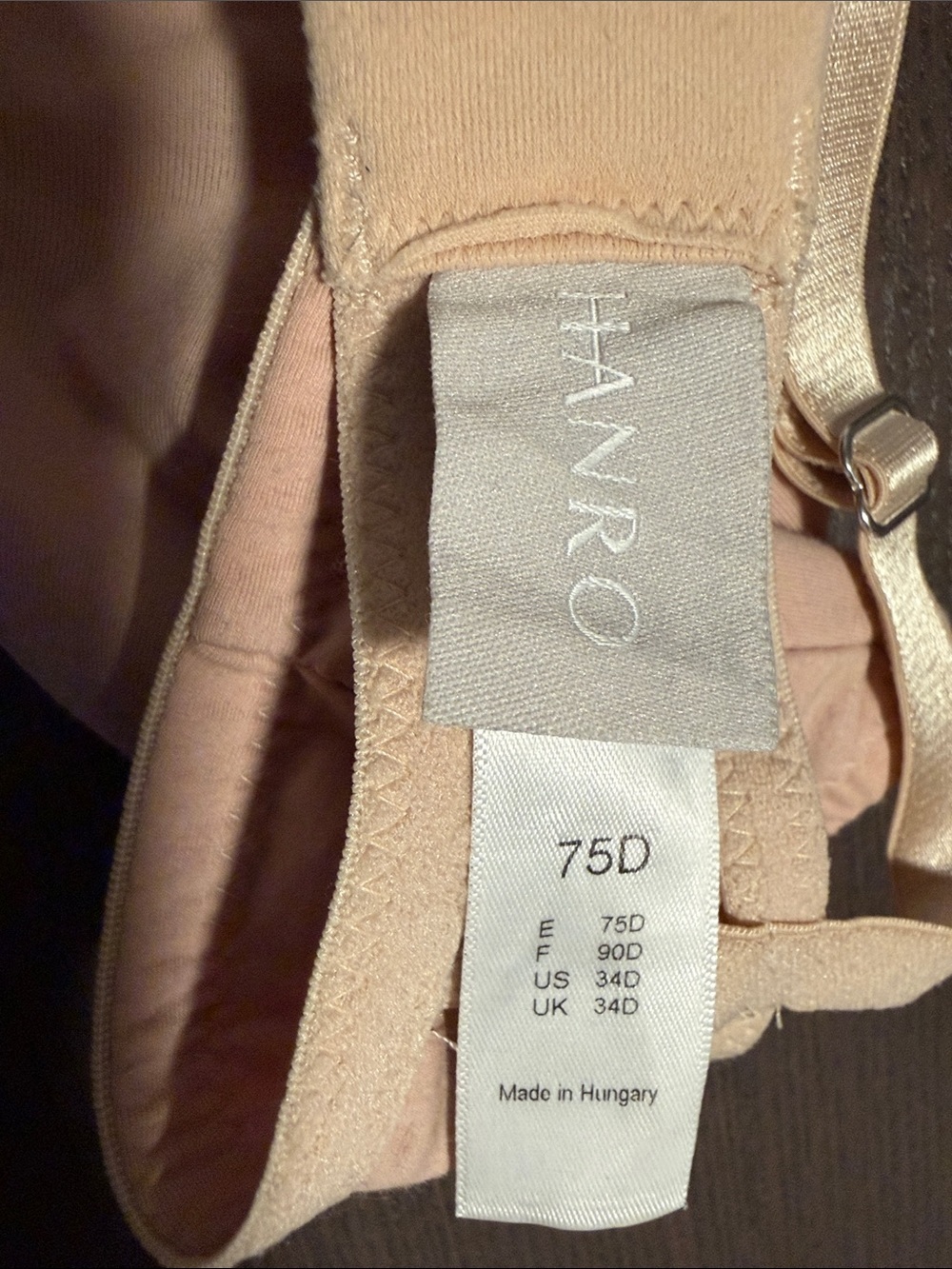Hanro Soft V-Neck Bralette in Light Nude - Picture 5 of 9